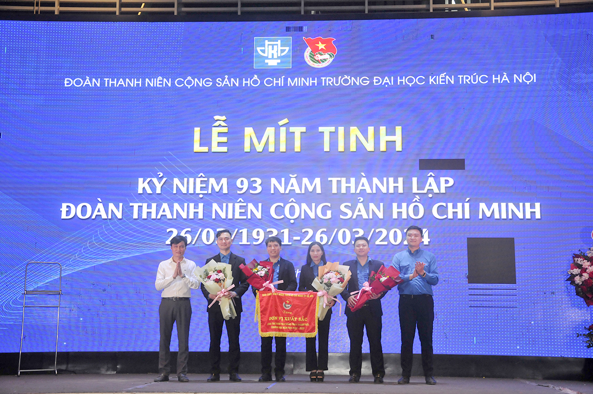 Lễ mít tinh kỷ niệm 93 năm ngày thành lập Đoàn Thanh niên Cộng sản Hồ Chí Minh và vinh danh những điển hình xuất sắc trong phong trào Đoàn