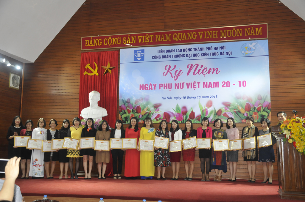 Trường Đại học Kiến trúc Hà Nội kỷ niệm ngày Phụ nữ Việt Nam