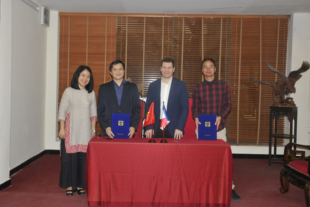 Ký kết thỏa thuận hợp tác giữa Trường Đại học Kiến trúc Hà Nội, Trường Đại học Kiến trúc quốc gia Paris Belleville và Cơ quan hỗ trợ hợp tác quốc tế vùng Paris tại Việt Nam