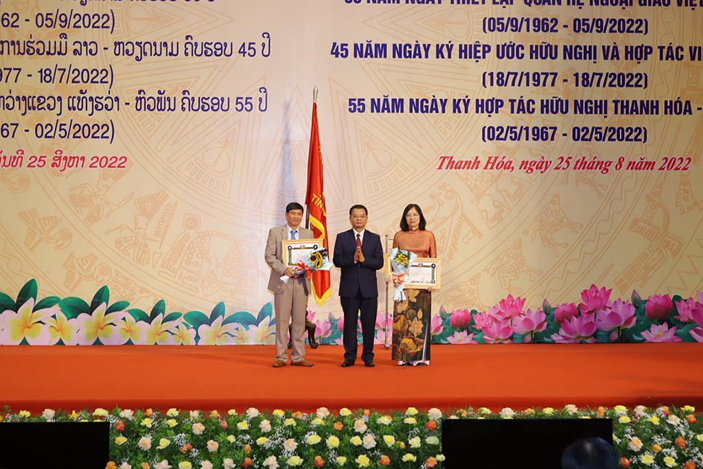 Trường Đại học Kiến trúc Hà Nội vinh dự nhận bằng khen của Thủ tướng Chính phủ nước CHDCND Lào