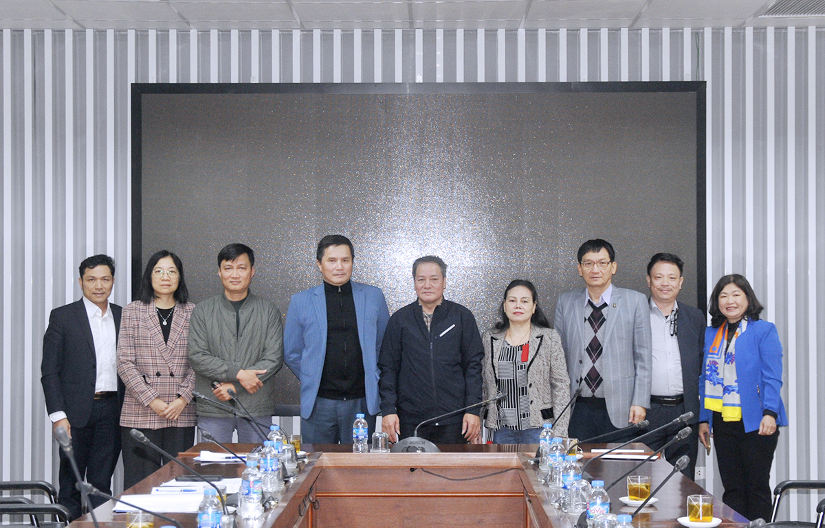 Trường Đại học Kiến trúc Hà Nội gặp mặt các cán bộ về nghỉ chế độ quý IV năm 2024
