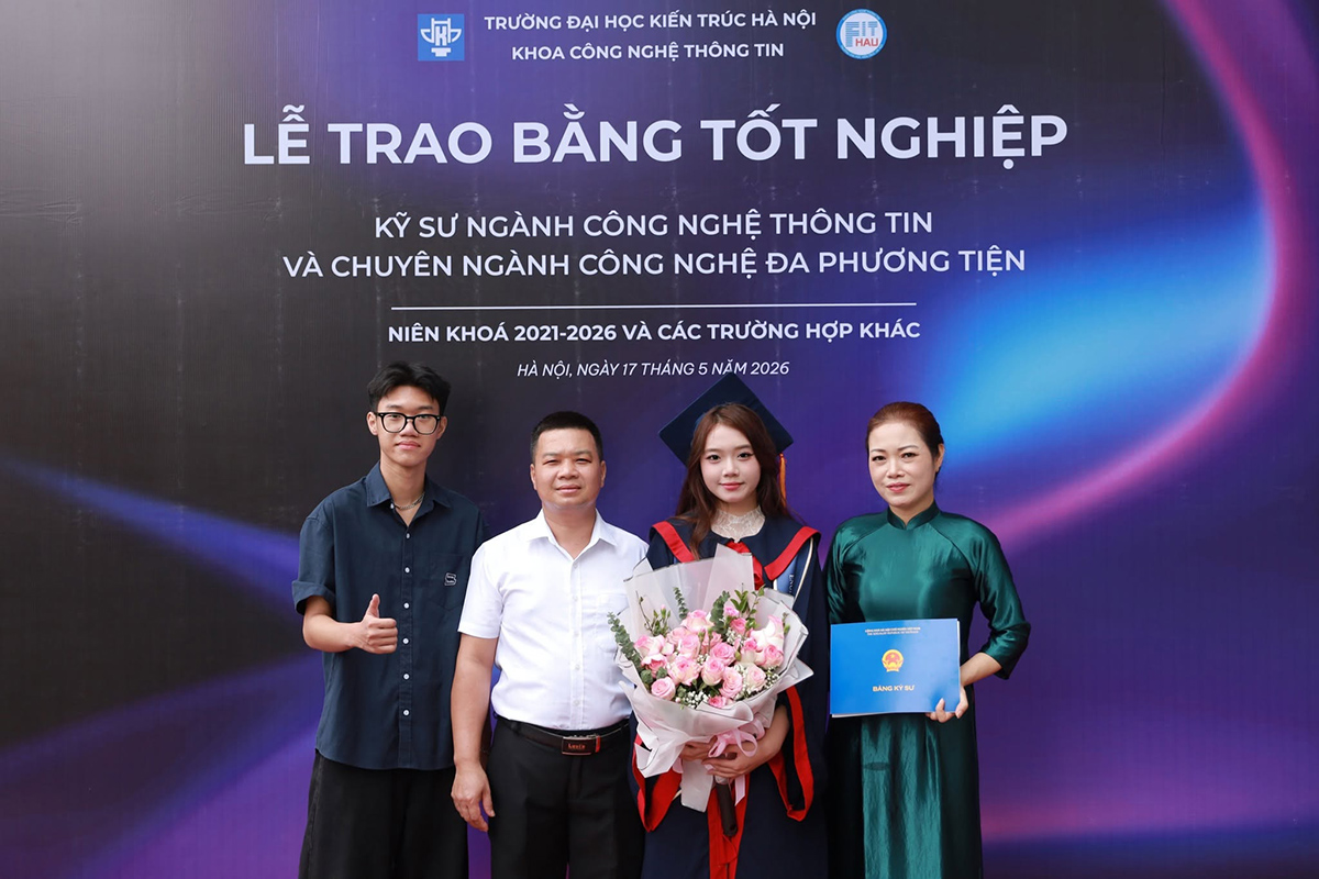 Nữ sinh Trường Đại học Kiến trúc Hà Nội: Từ Olympic Toán đến thủ khoa Công nghệ thông tin