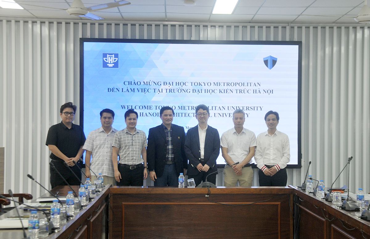 Hiệu trưởng Trường Đại học Kiến trúc Hà Nội tiếp và làm việc với Trường Đại học Tokyo Metropolitan, Nhật Bản